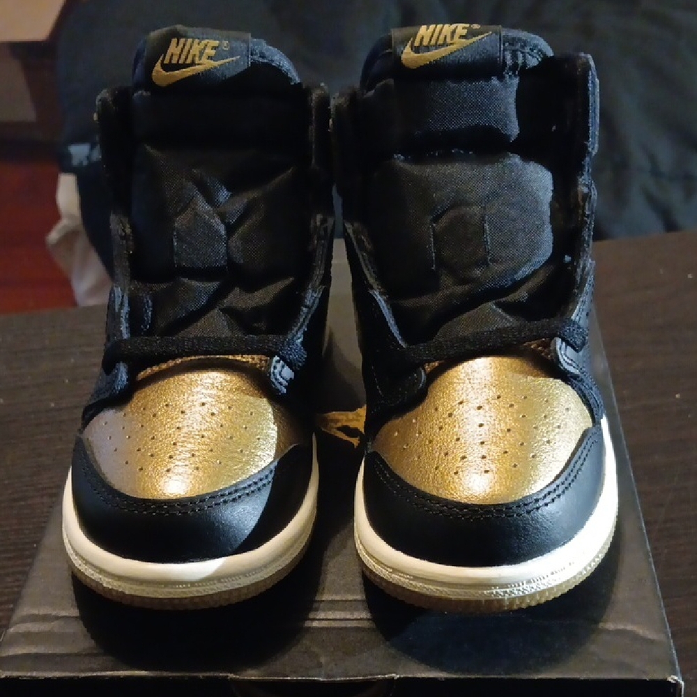 Jordan 1 Retro High OG (TD) "Black Metallic Gold" Childrens 9c NWBOX - Picture 4 of 8